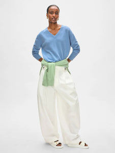 White + Warren Cashmere V Neck - Pink Sand, Soft Blue