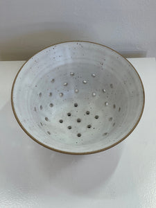 m. bueno Colander