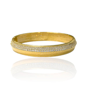 TAT2 GOLD PAVE NOMA BANGLE