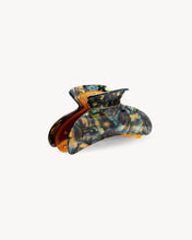 Load image into Gallery viewer, Machete Grande Heirloom Claw in Green Tortoise
