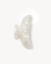 Load image into Gallery viewer, Grande Heirloom Claw in White Shell