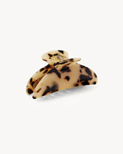 Load image into Gallery viewer, Machete Midi Heirloom Claw in Blonde Tortoise
