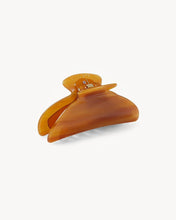 Load image into Gallery viewer, Machete Midi Heirloom Claw in Cognac